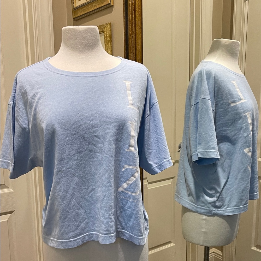 Vintage LIZ CLAIBORNE SPORTY TOP. Light Blue & white Women's Top SIZE M/L